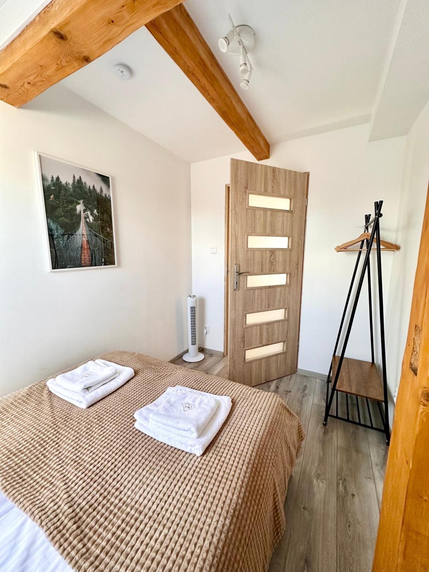 Klimatyczny Apartament Nr 8 Z Widokiem Na Gory Sowie Bielawa  Exterior foto